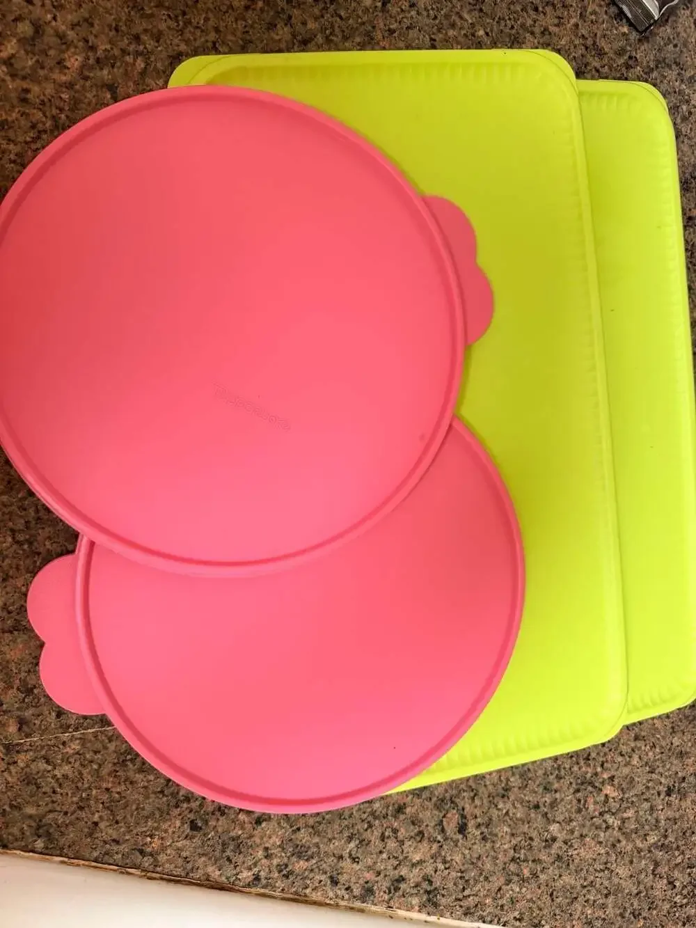 Tupperware Replacement Lids Lot Pink Butterfly Tab Lids and Green Rectangular Tr